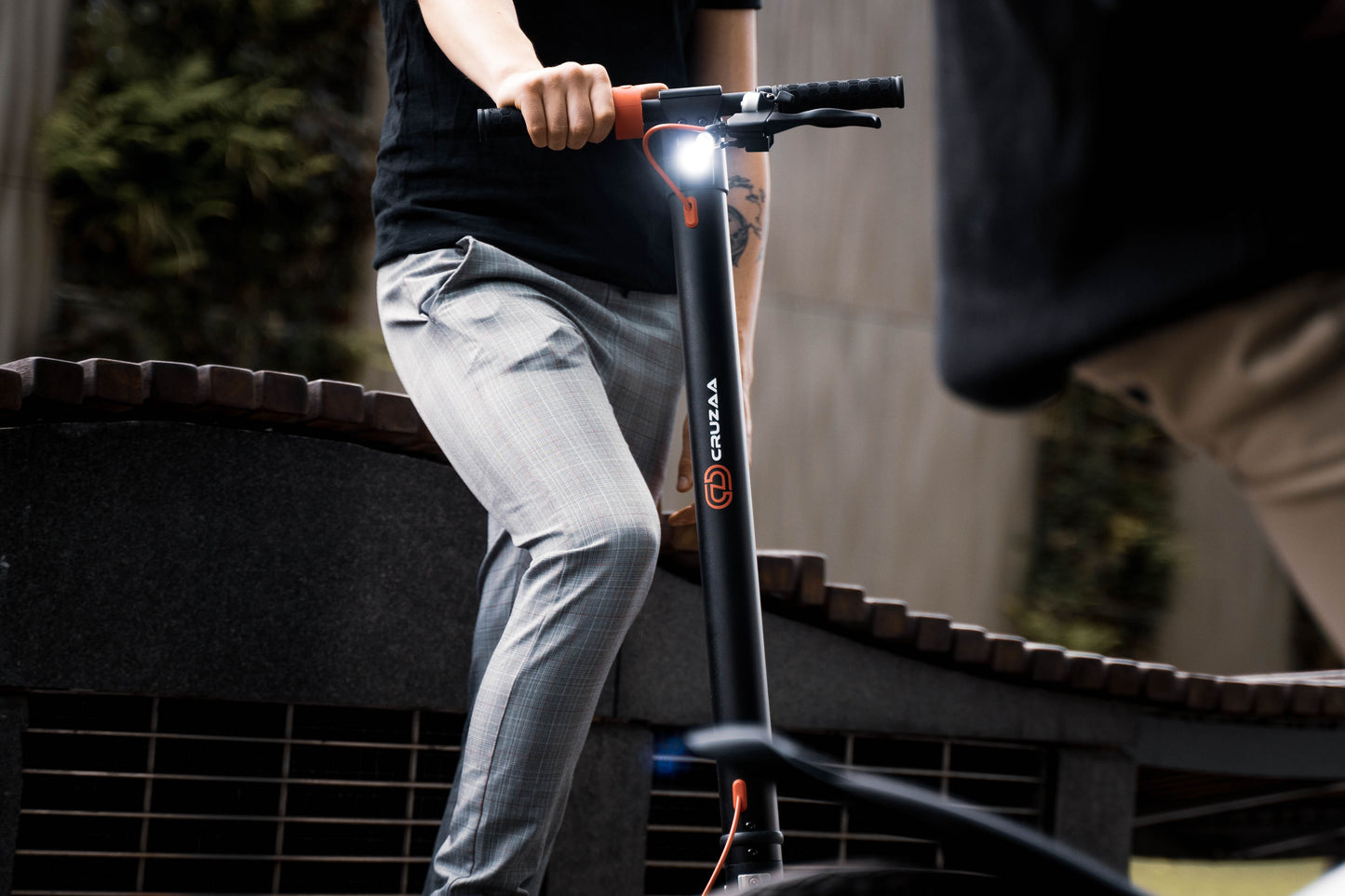 cruzza commuta - carbon black